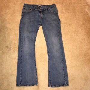 Levi Strauss   Low flare.  542   8 medium